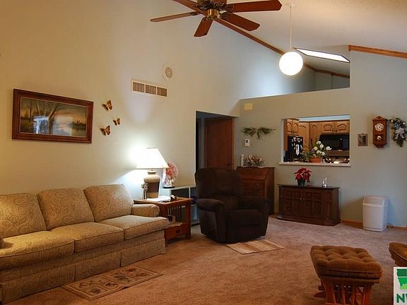 4th image of 709 Oak Hill Dr