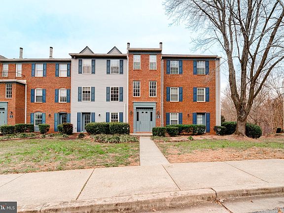 4th image of 618 Newbridge Ct #3
