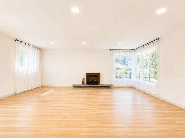 16223 NE 2nd St, Bellevue, WA 98008