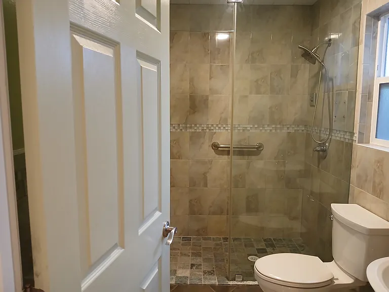 421 Columbus St — Photo 24