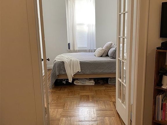 4th image of 410 Washington St APT 3