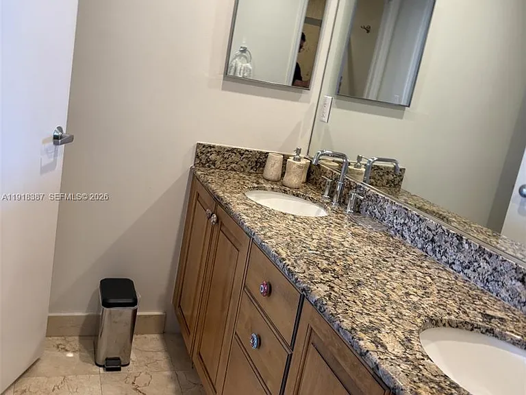 6917 Collins Ave #20 — Photo 9