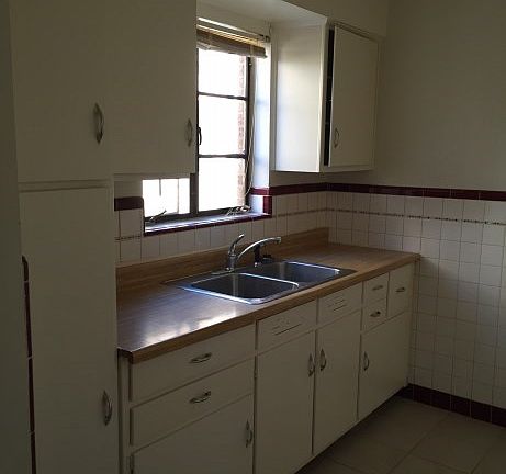 3rd image of 3345 Stathem Ave APT 7