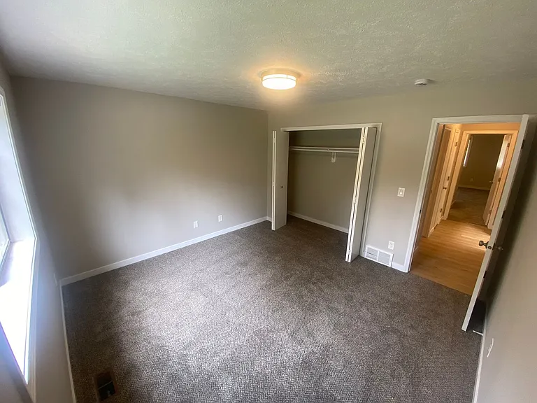 6926 N Old Fort Dr — Photo 19