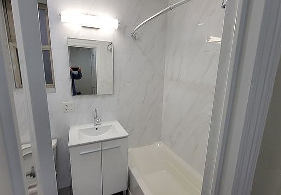 4th image of 48-41 43rd St APT 1H