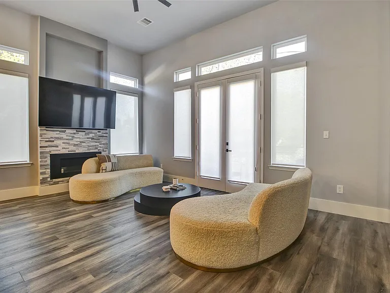 811 Paul Quinn St — Photo 15