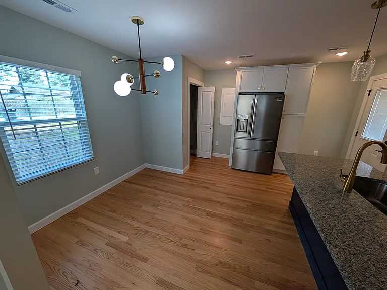 Kitchen / dining area