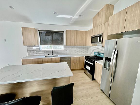 4th image of 8057 Hinds Ave #2
