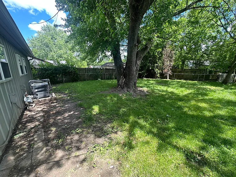 8315 Meadowlark Dr — Photo 14