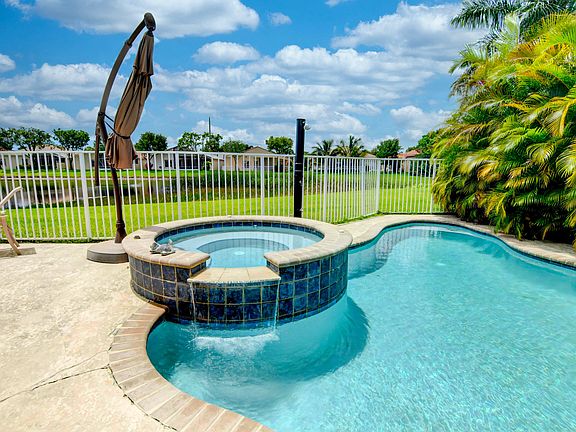 3rd image of 6696 Catania Drive