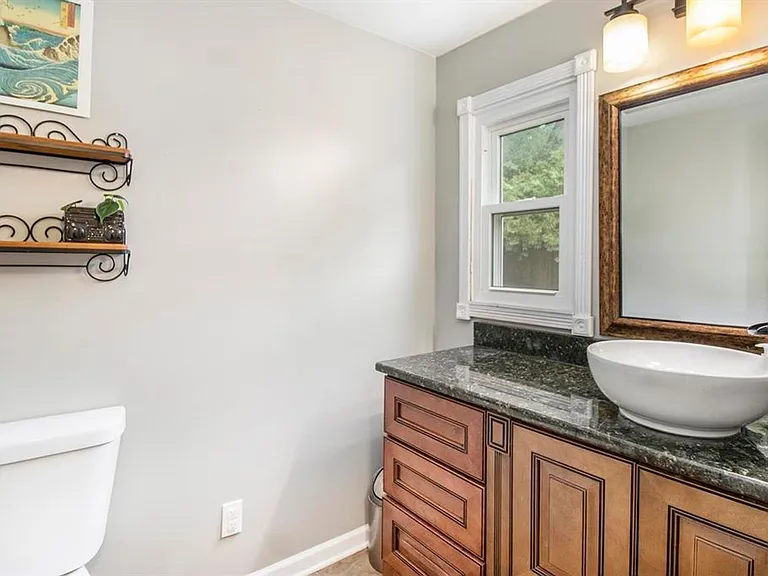 322 S Twyckenham Dr — Photo 14