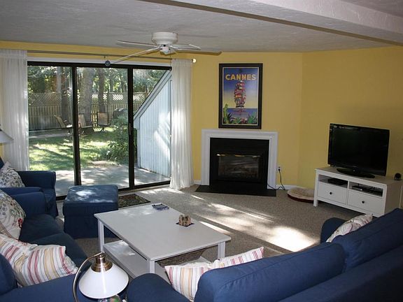 4th image of 131 Crescent Lane #131