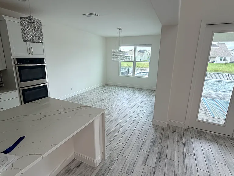 4925 Olivia Ct — Photo 14