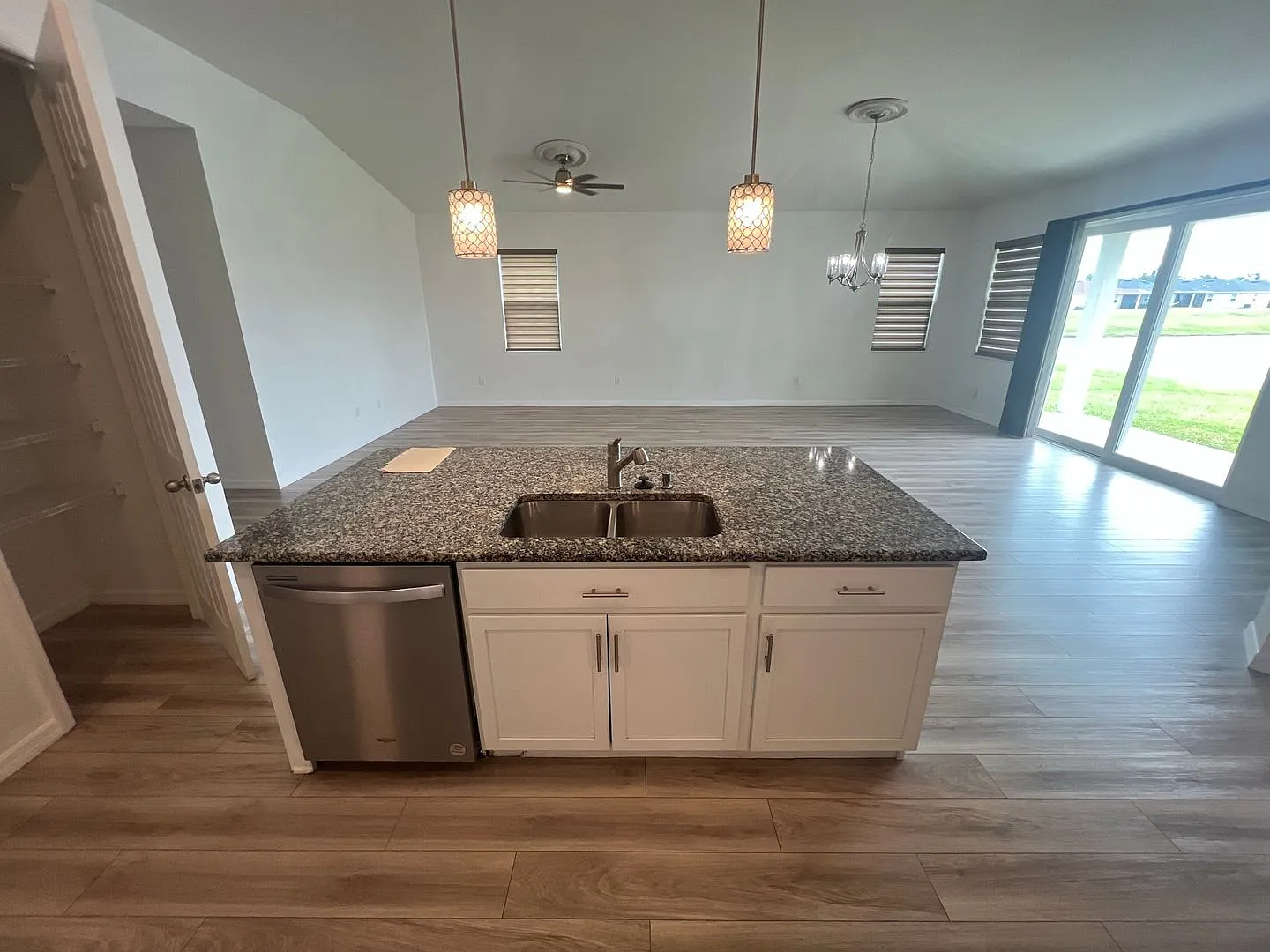 Charming 4-Bed, 2-Bath Rental in Sarasota! — Photo 4