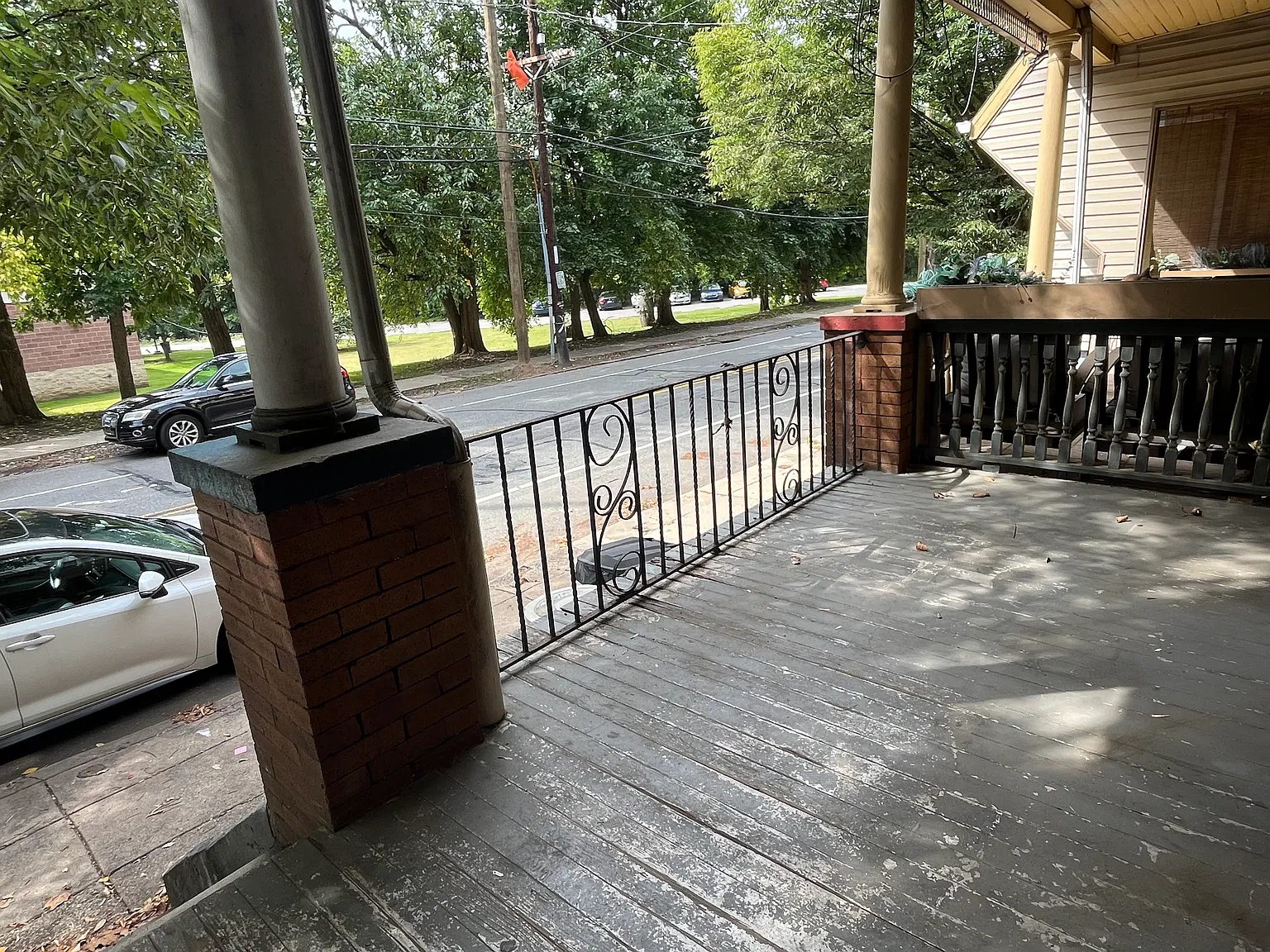 3 bed, 1182 sqft, $2,100 — Photo 3
