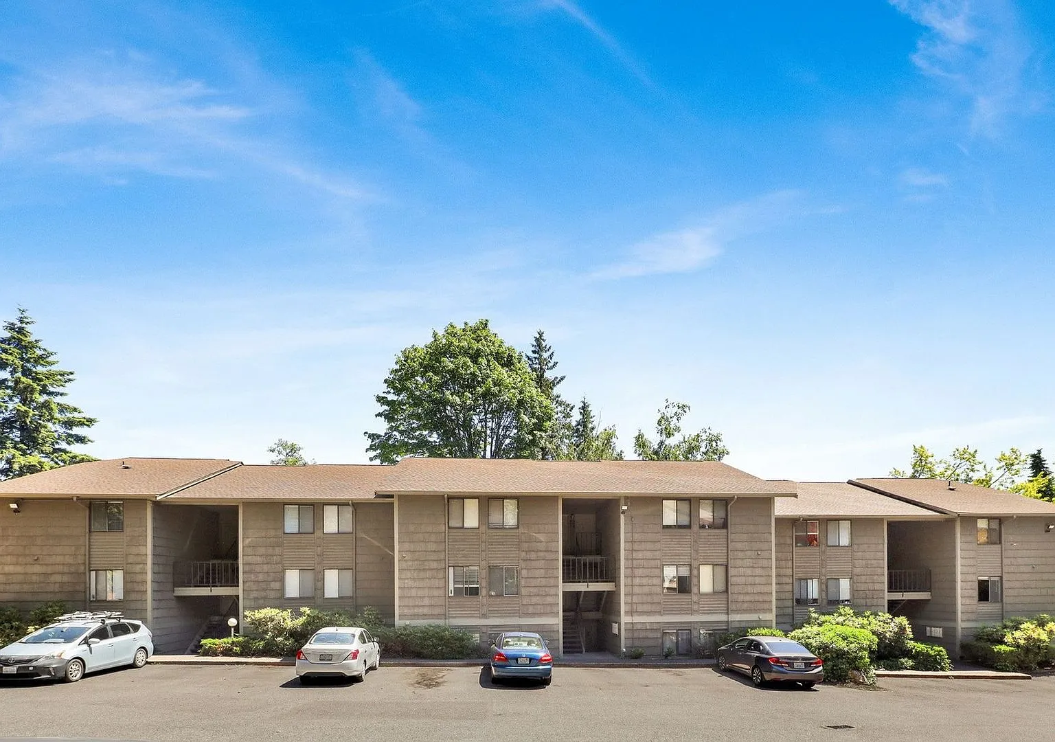 Woodridge Apartments — Photo 4
