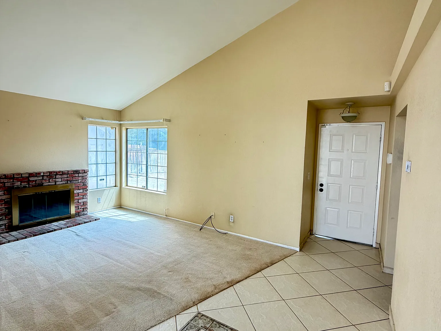 3 bed, 1127 sqft, $2,600 — Photo 4