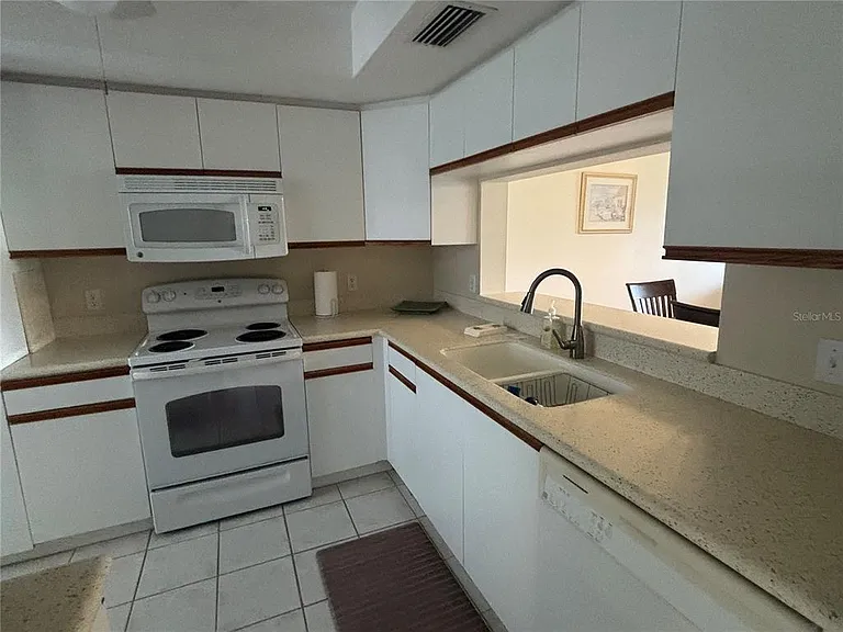 6507 Stone River Rd #105 — Photo 9
