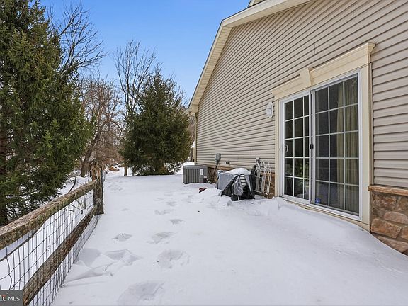 5th image of 173 Villa Dr #100