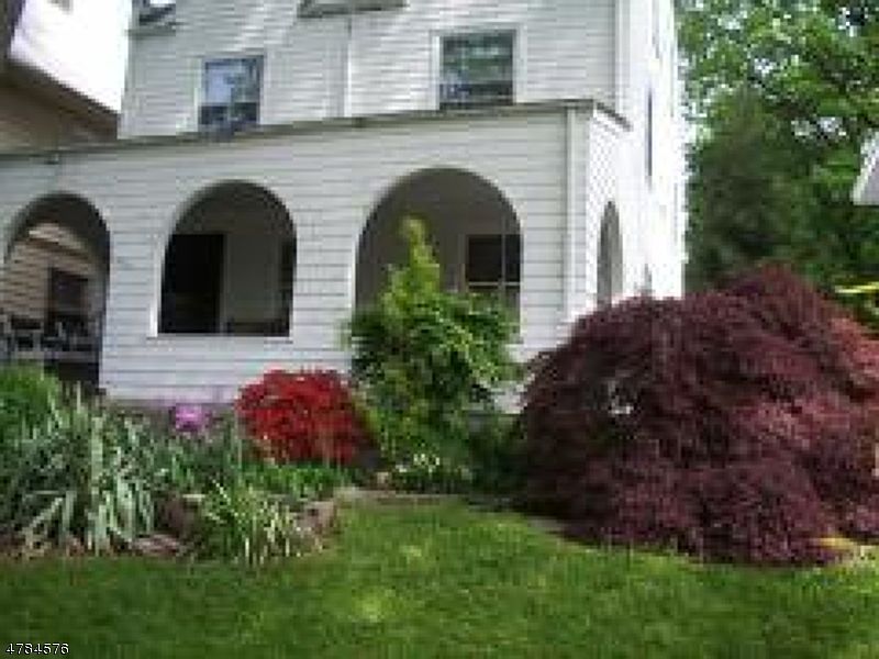 1st image of 550 Lincoln Ave