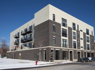 926 E 43rd St #303, Chicago, IL 60653