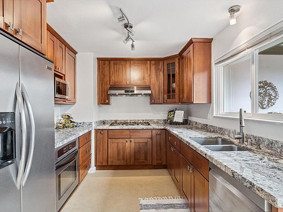 4th image of 1628 Tahoe Drive