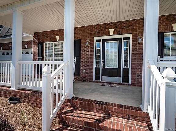 4th image of 4760 Meadow Lark Ln