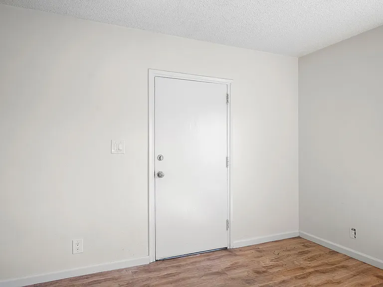 6915 Coldwater Canyon Ave #8 — Photo 3