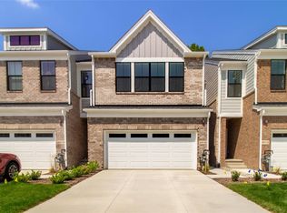 49530 Coldwater Ridge Dr, Northville, MI 48168