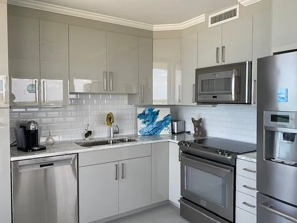 2 bed, 1112 sqft, $12,000 — Photo 3
