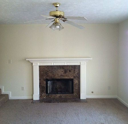 http://www.propertyboss.net/CustomerImages/EXCALIBR_92531/media/Properties/2112%20Whitfield%20Lane%20%20(23DE)\/zsmall_4.JPG