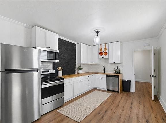 3rd image of 9029 Hickory St