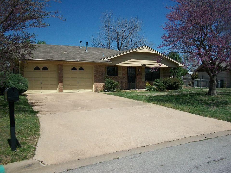 1st image of 510 NE Cimarron Cir