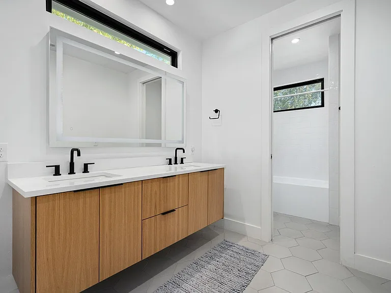 1004 Audrey Ct — Photo 18