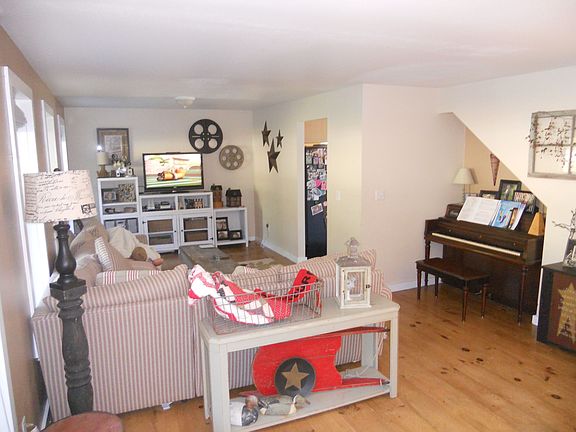 4th image of 7004 106th St NW