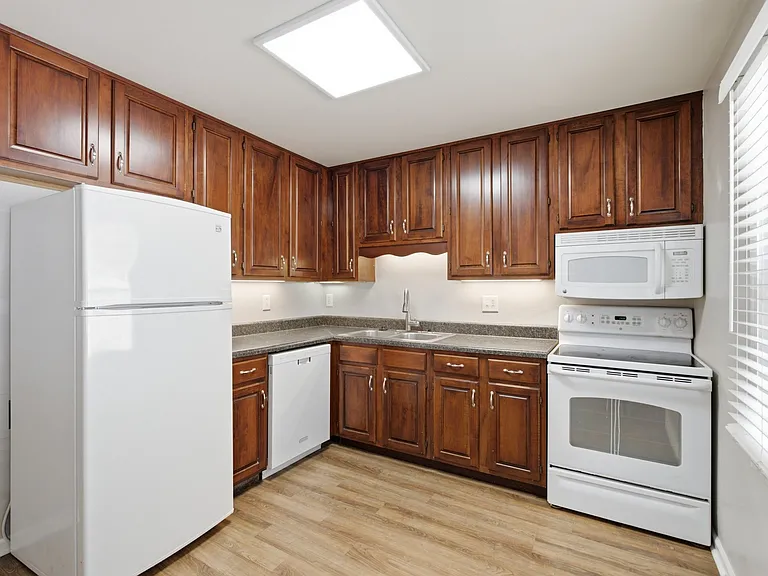 205 Fairmont Ct — Photo 11
