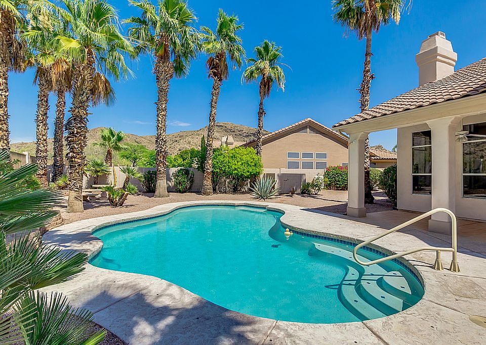 1st image of 1420 E Desert Flower Ln