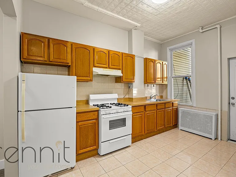 60-85 54th St #1L — Photo 4