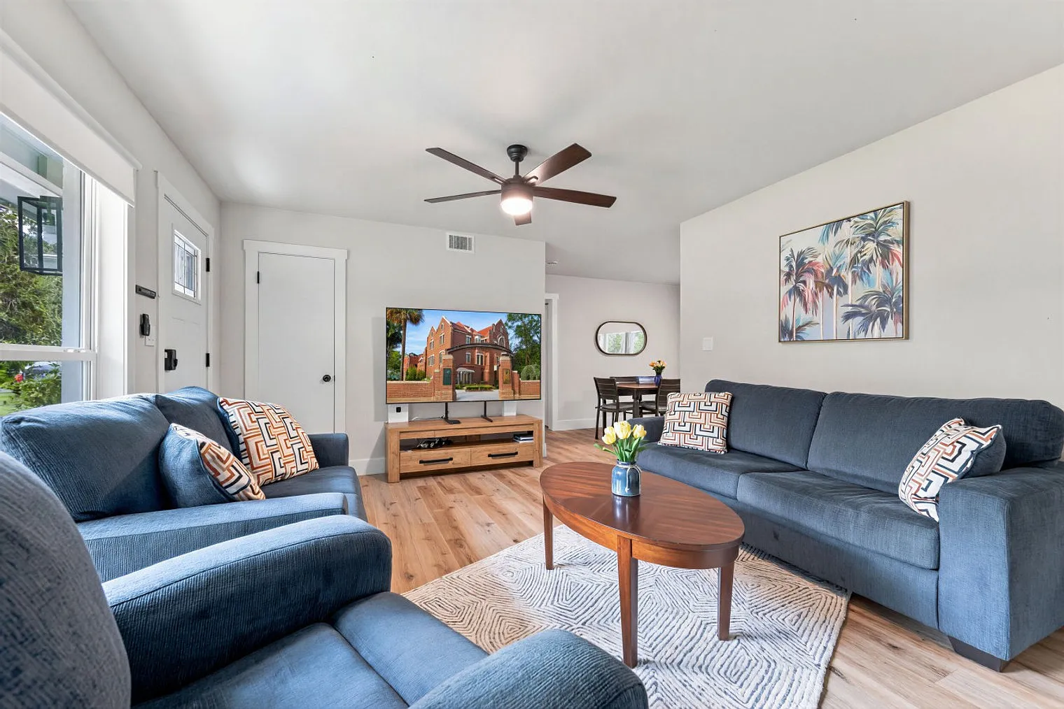 3 bed, 2.0 bath, 1291 sqft, $3,532 — Photo 1