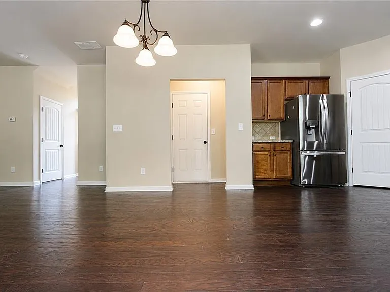 5817 Park Point — Photo 3