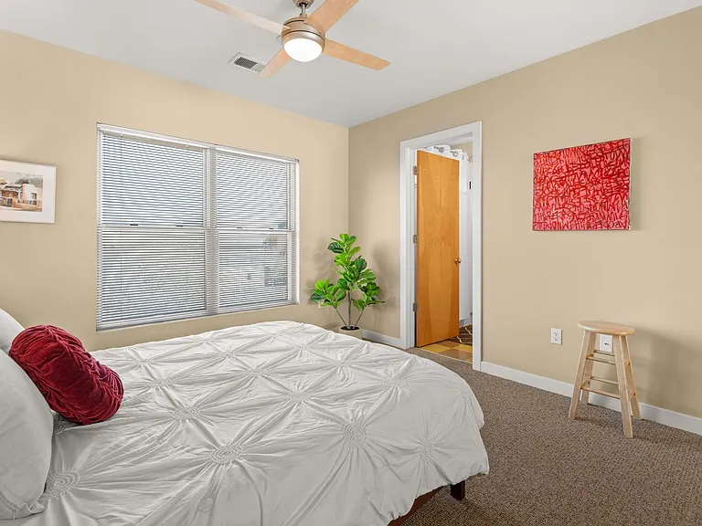 316 Broadway Blvd NE — Photo 19