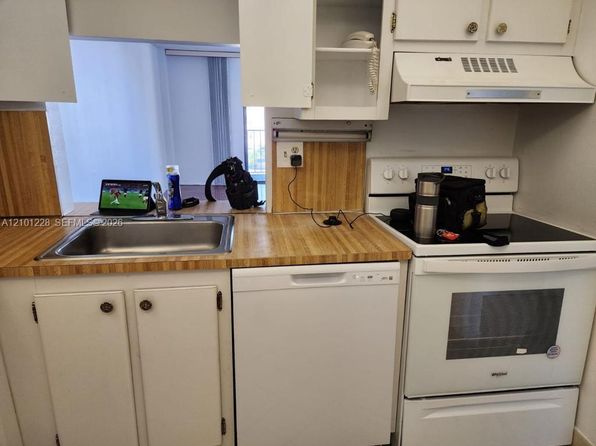 16751 NE 9th Ave APT 303