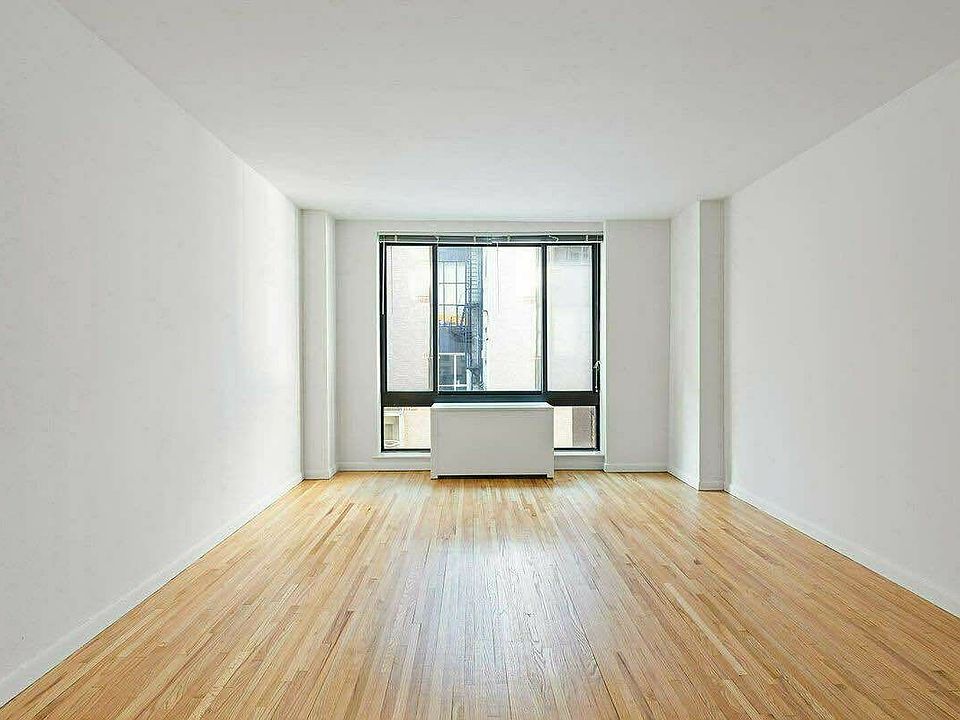 2nd image of 80 Central Park W APT 2F
