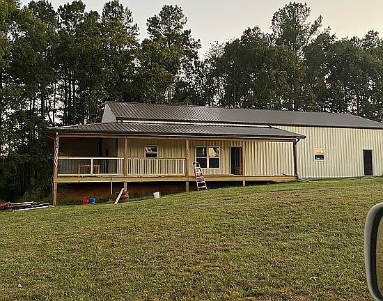 3rd image of 152 Gore Rd