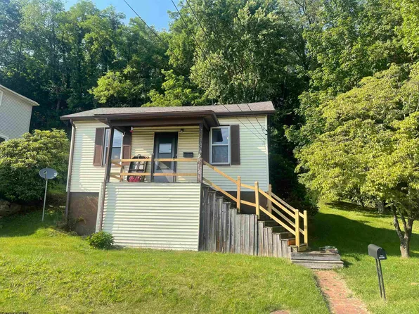 201 E Knotts Ave, Grafton, WV 26354