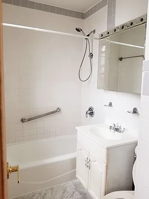 Rented by NYLA Realty | media 22