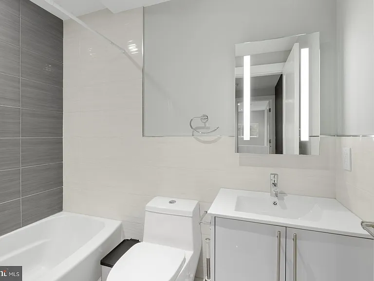 1526 Ridge Ave #1 — Photo 16