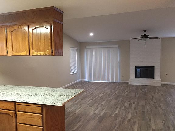 3rd image of 3318 Timberlane Dr