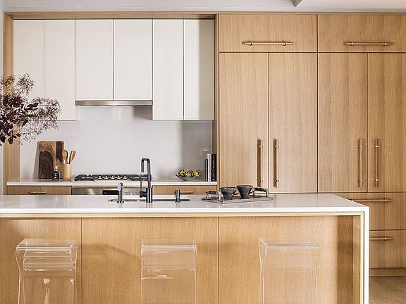 2nd image of 2218 Jackson Ave Unit Penthouse 2