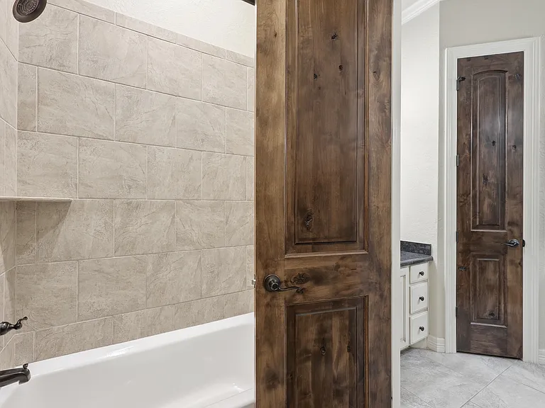 6470 Claybourn Dr — Photo 12